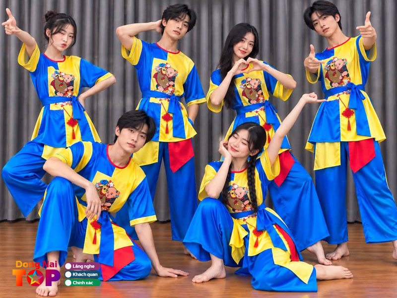 Trang-phuc-bieu-dien-phuong-uyen-dongnaitoplist